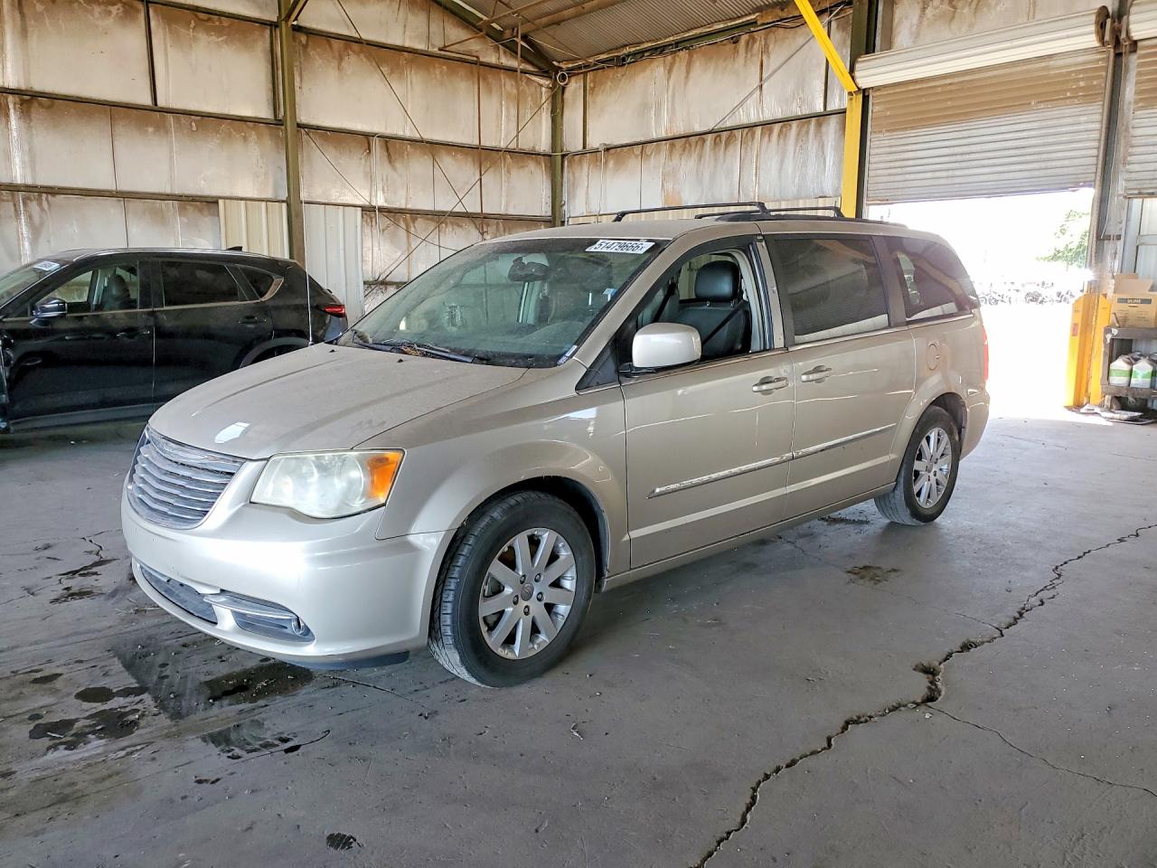 CHRYSLER TOWN & COUNTRY 2013