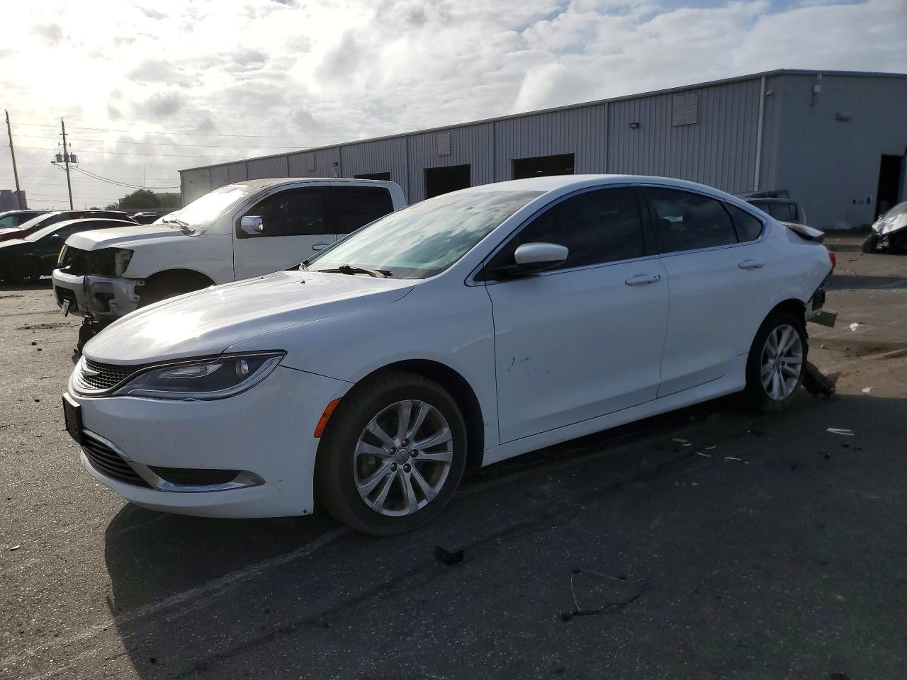 CHRYSLER 200 2015