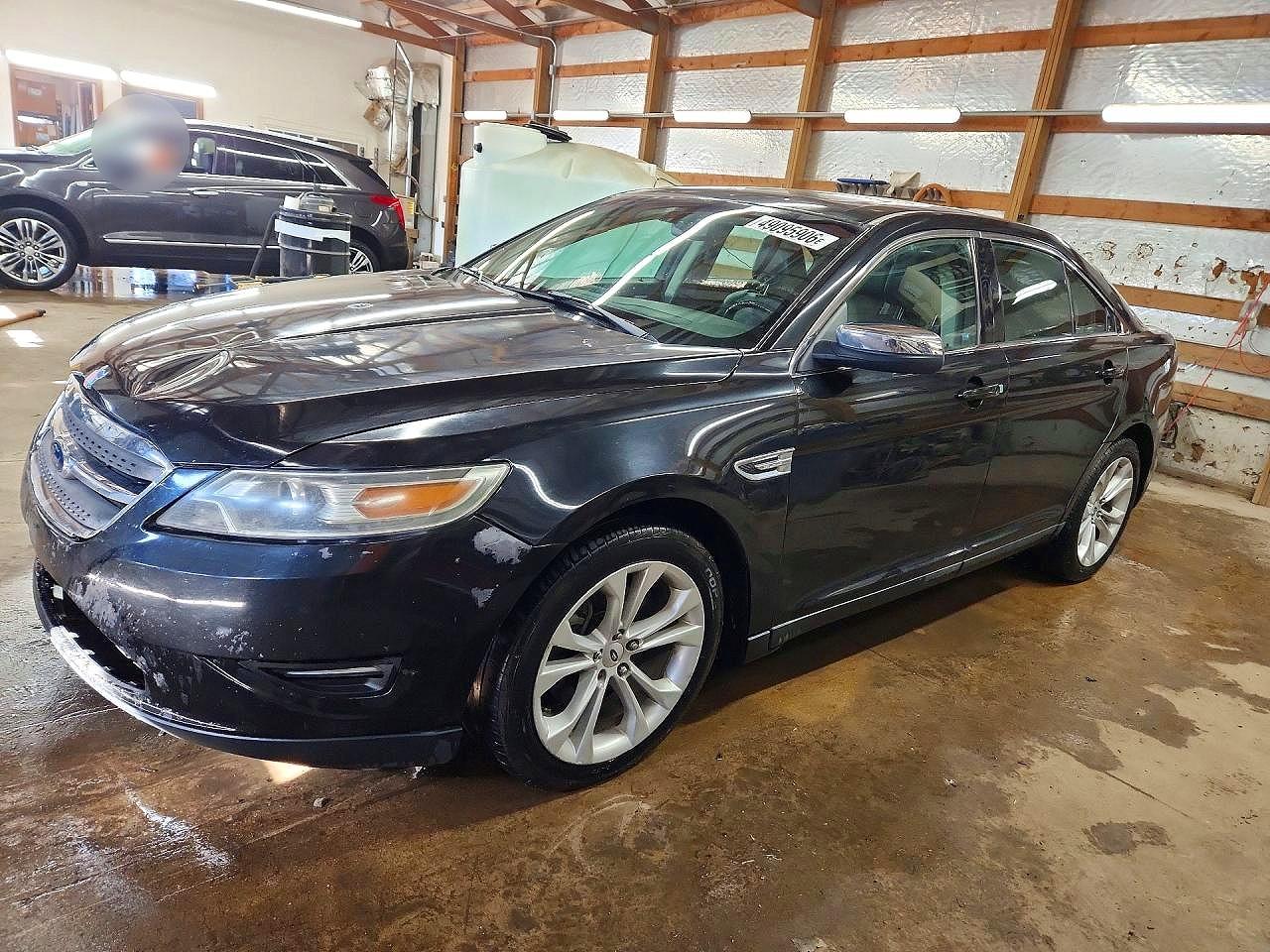 FORD TAURUS 2011