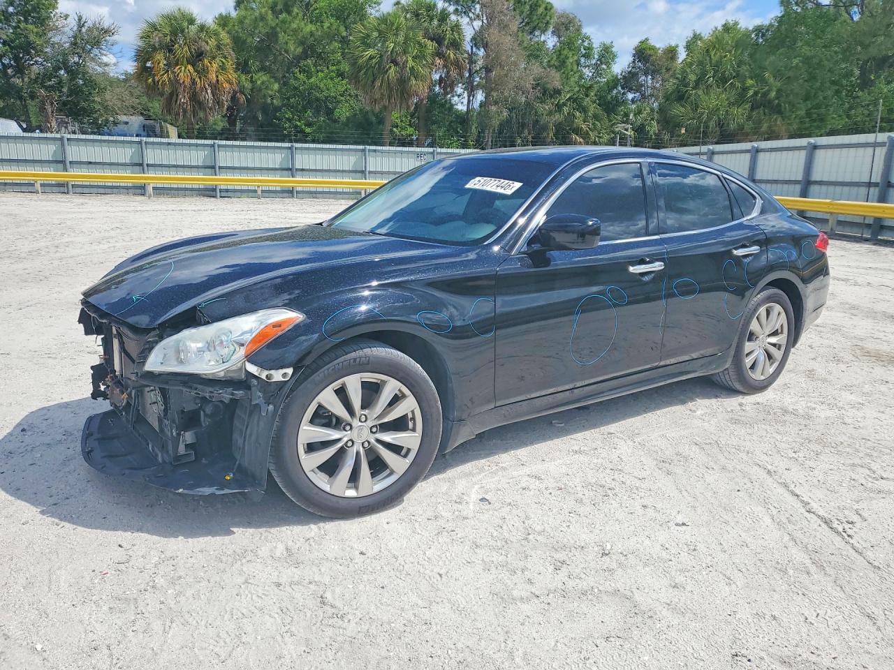 INFINITI M37 2013