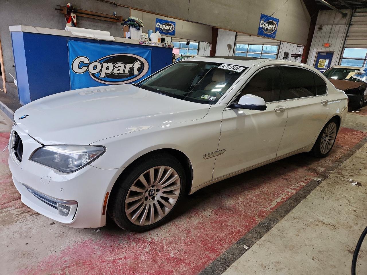 BMW 740 2013