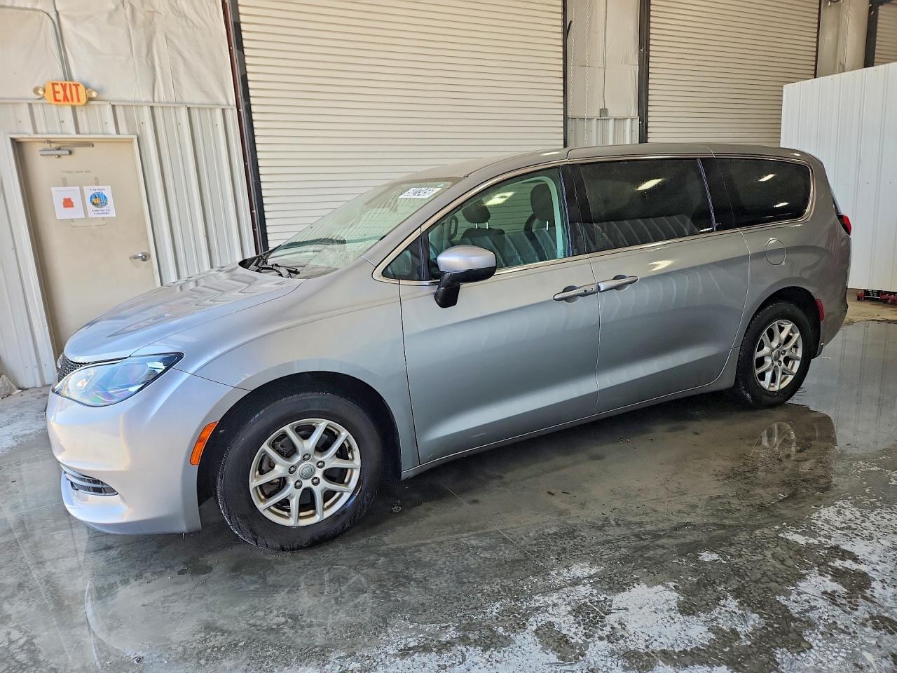 CHRYSLER PACIFICA 2017