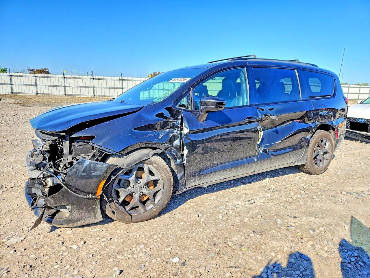 CHRYSLER PACIFICA 2018