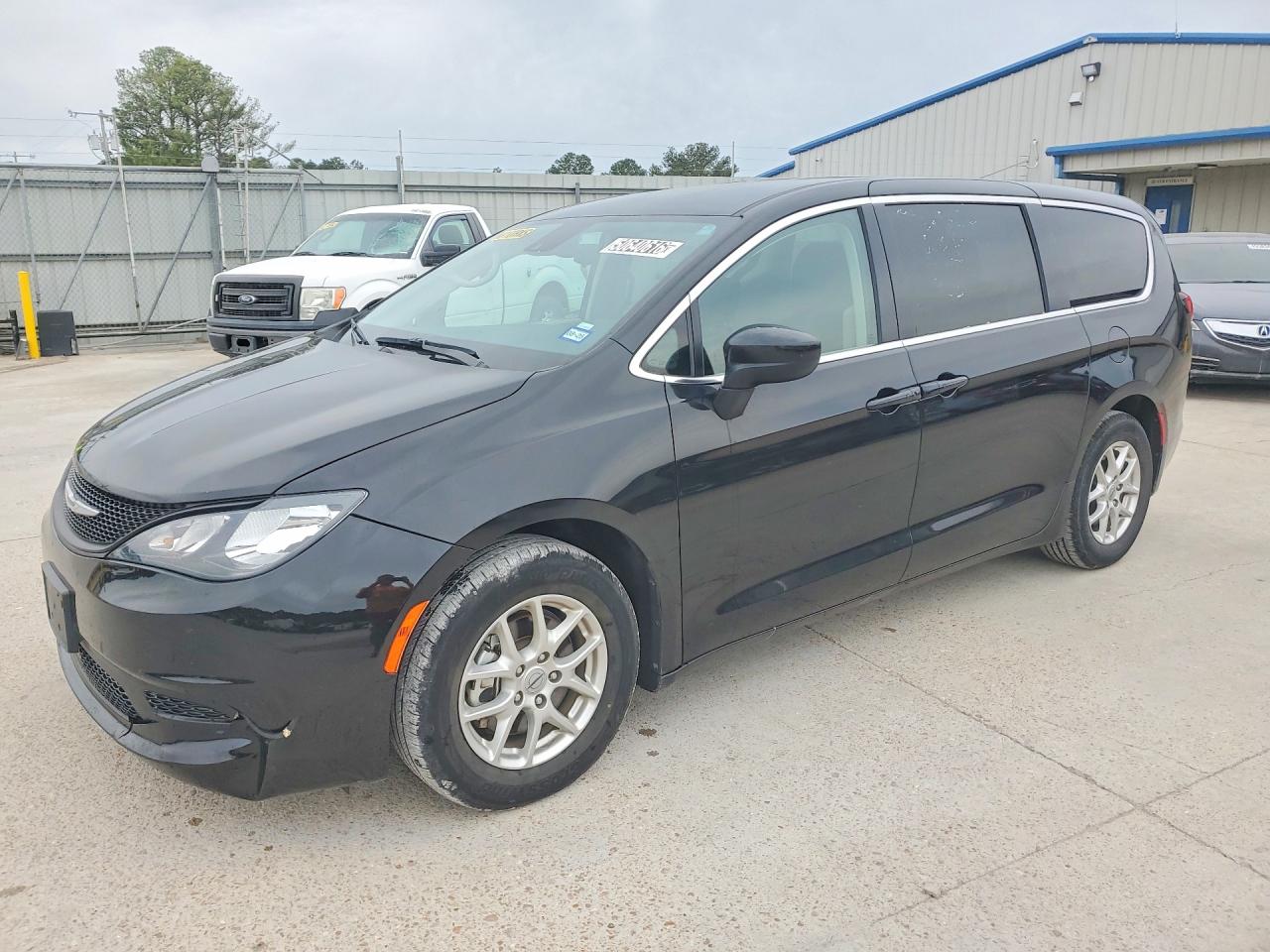 CHRYSLER VOYAGER 2023