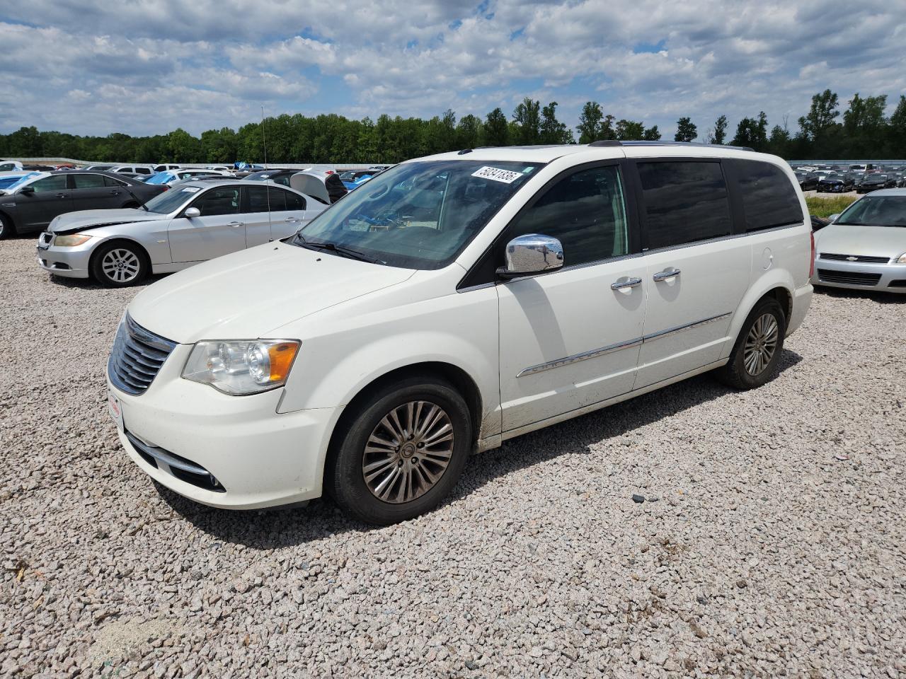 CHRYSLER TOWN & COUNTRY 2011