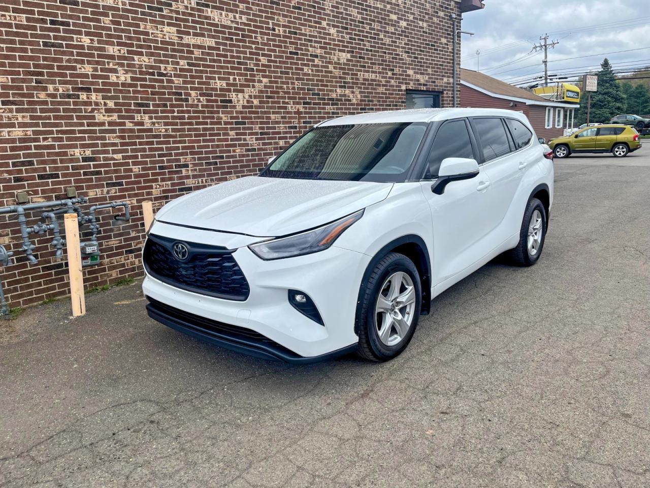 TOYOTA HIGHLANDER 2023