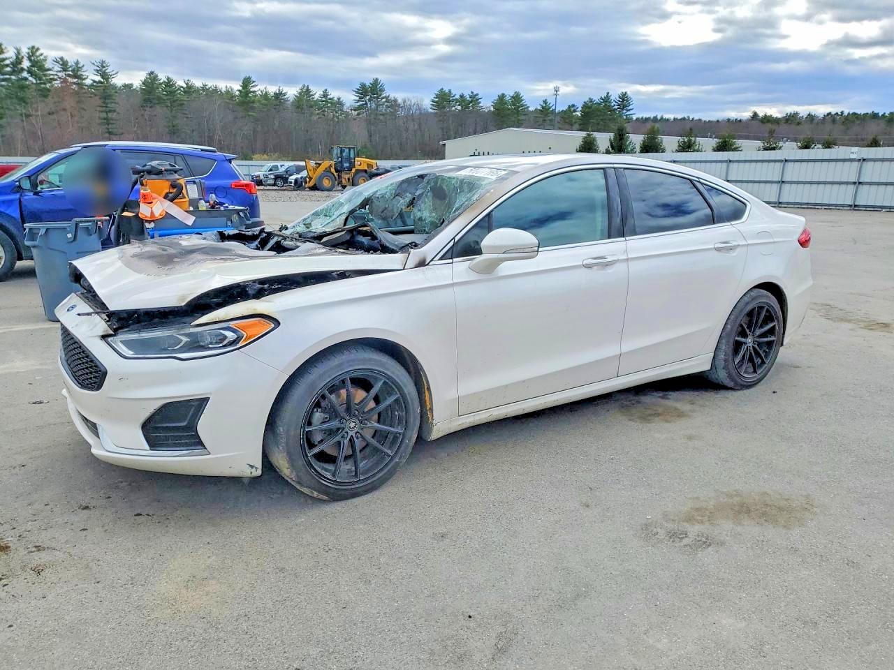 FORD FUSION 2019
