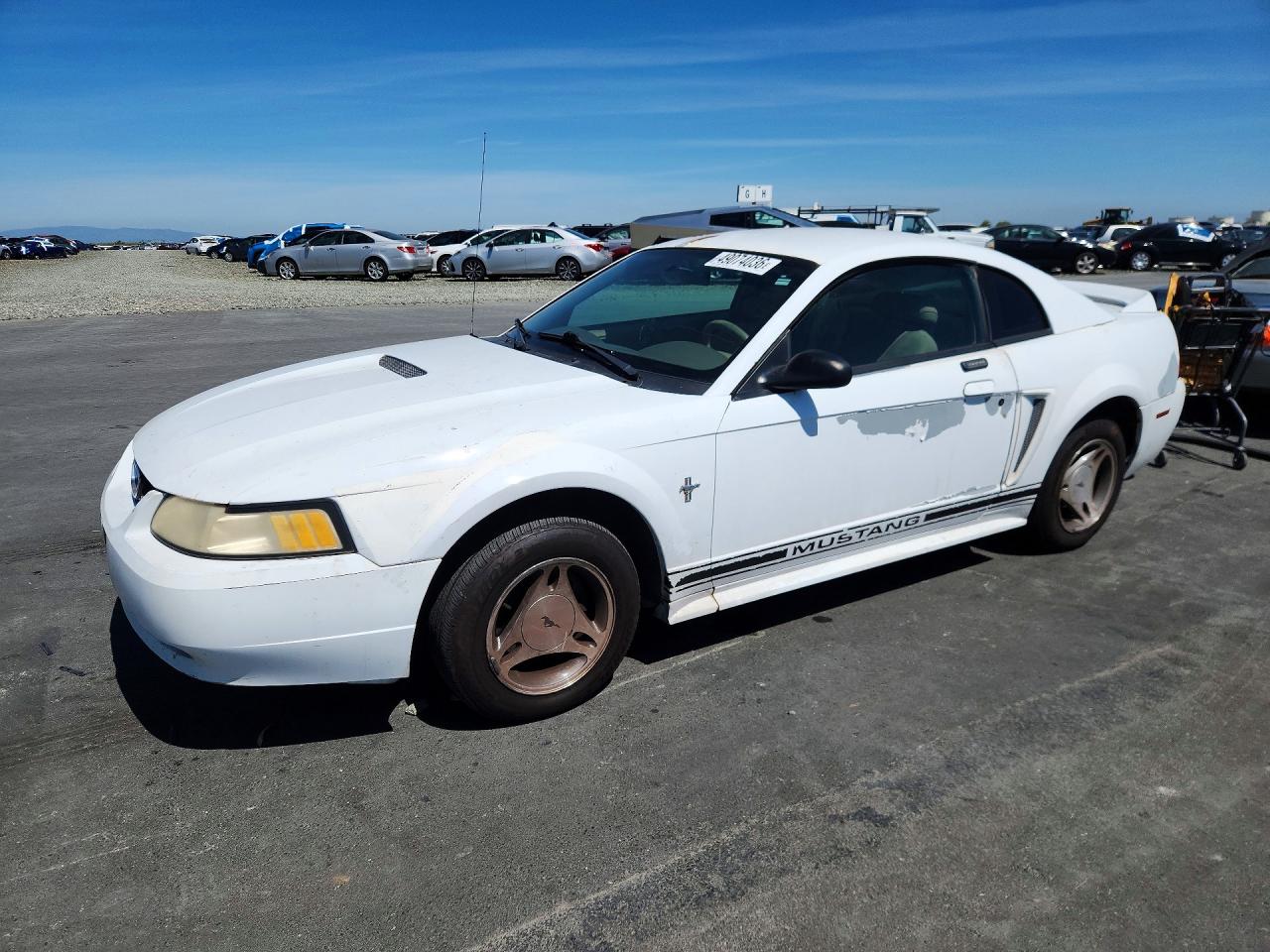 FORD MUSTANG 2000