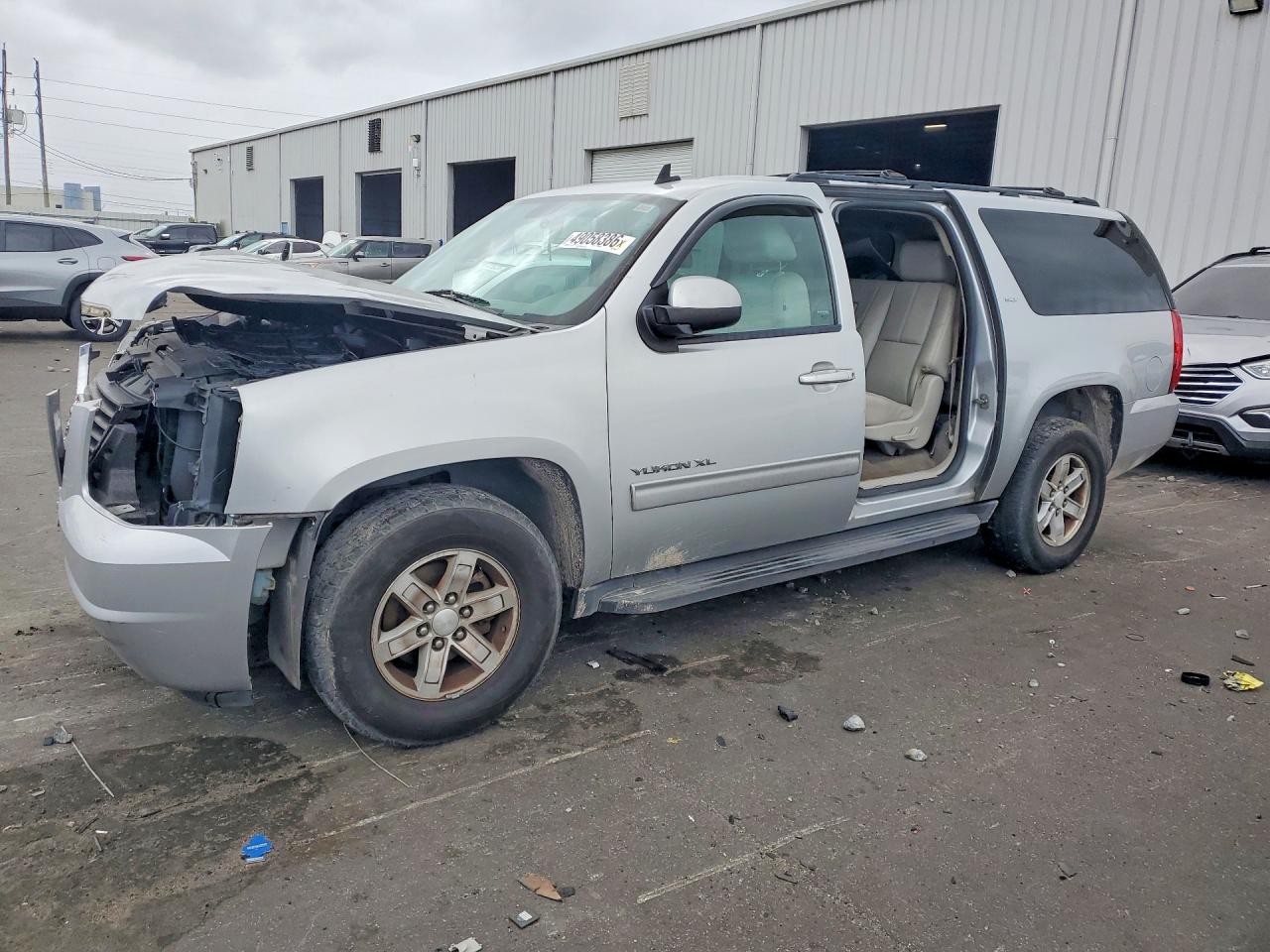 GMC YUKON XL 2013