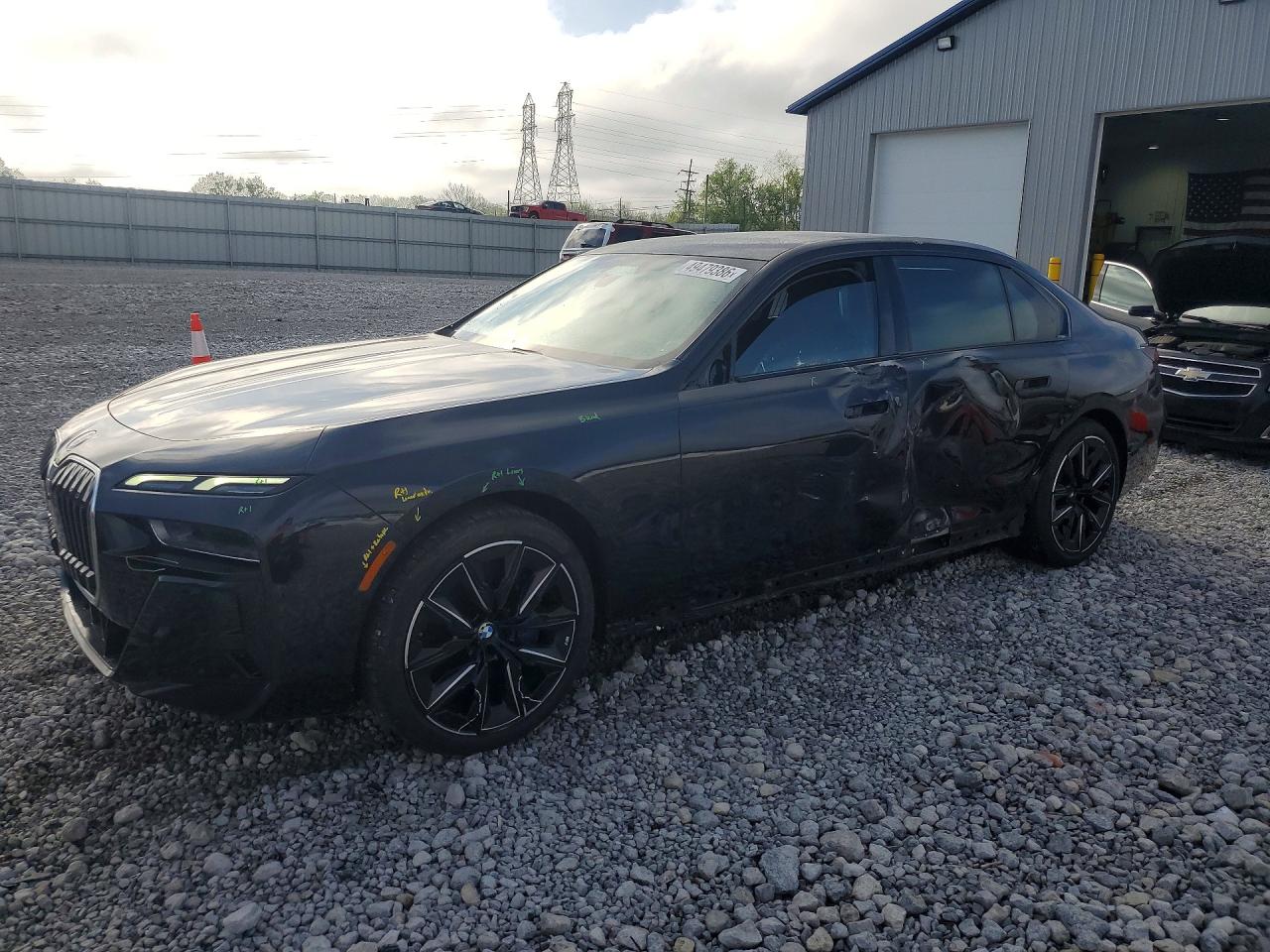 BMW 760 2023