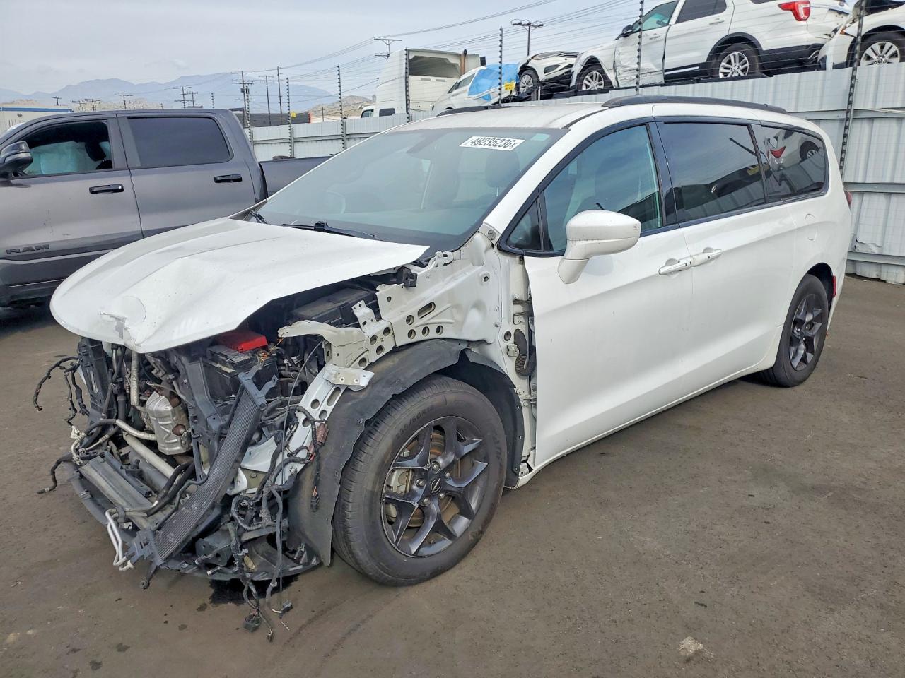 CHRYSLER PACIFICA 2019