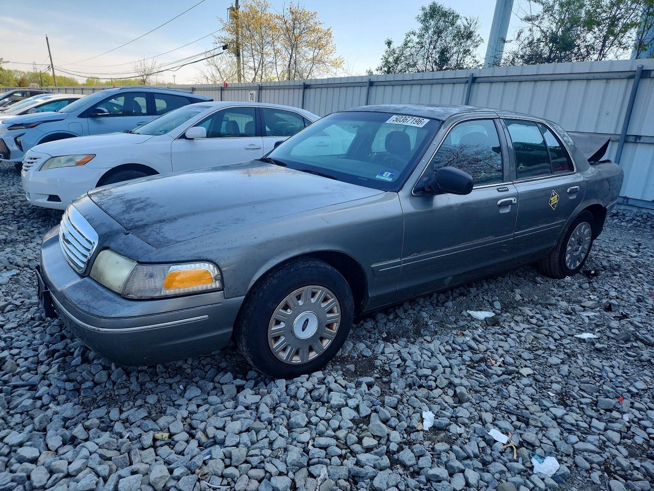 FORD CROWN VICTORIA 2003