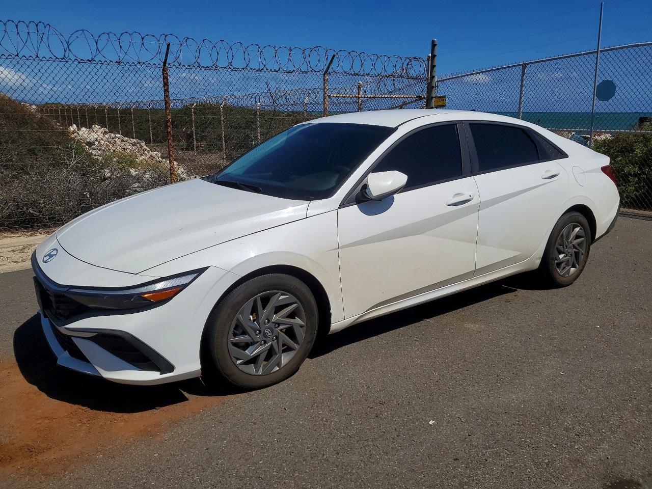 HYUNDAI ELANTRA 2024