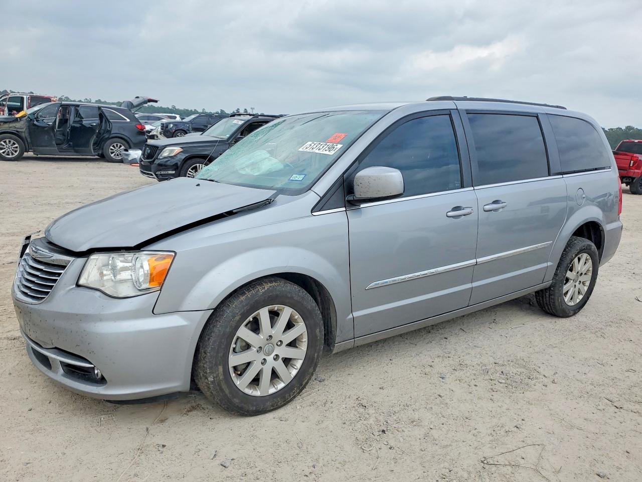 CHRYSLER TOWN & COUNTRY 2015