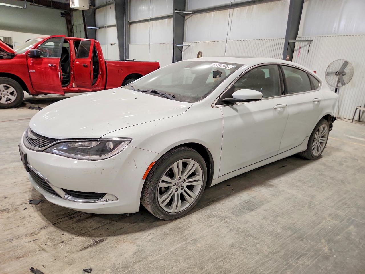 CHRYSLER 200 2015