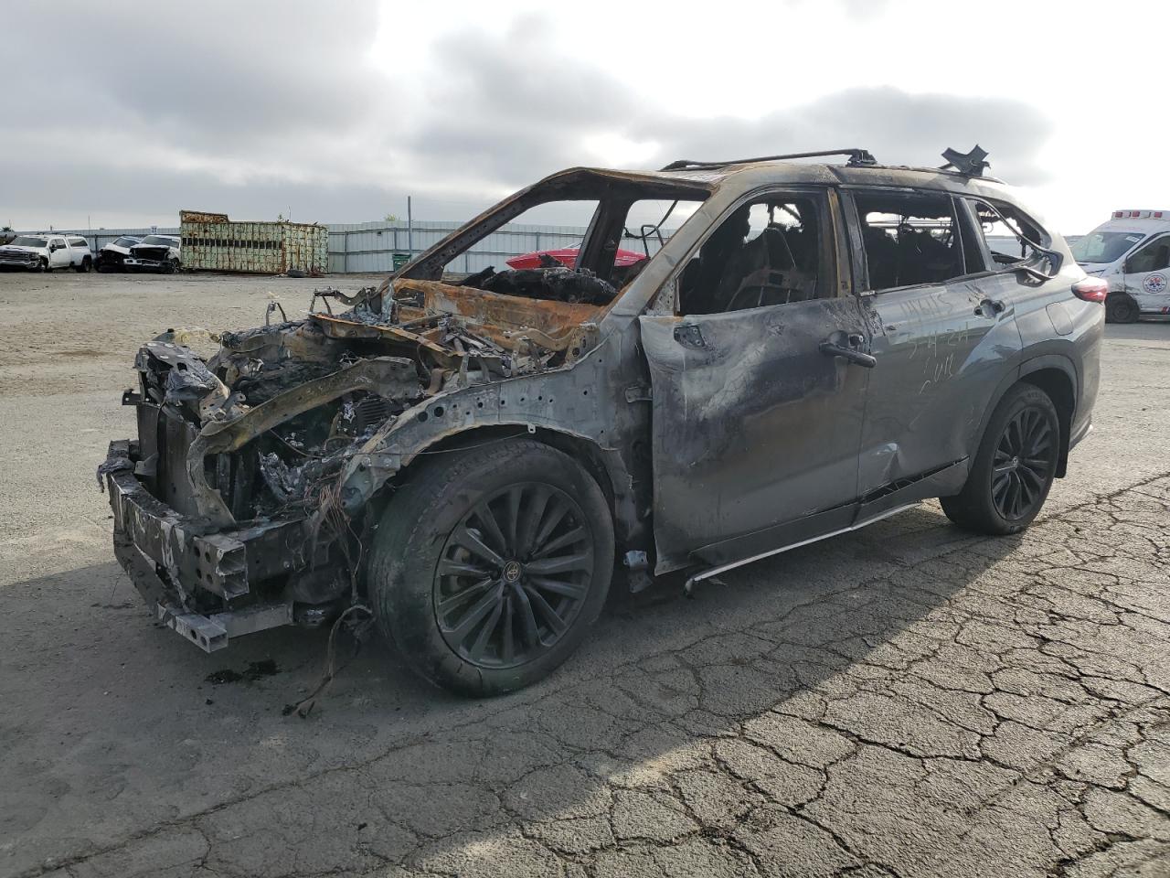 TOYOTA HIGHLANDER 2023