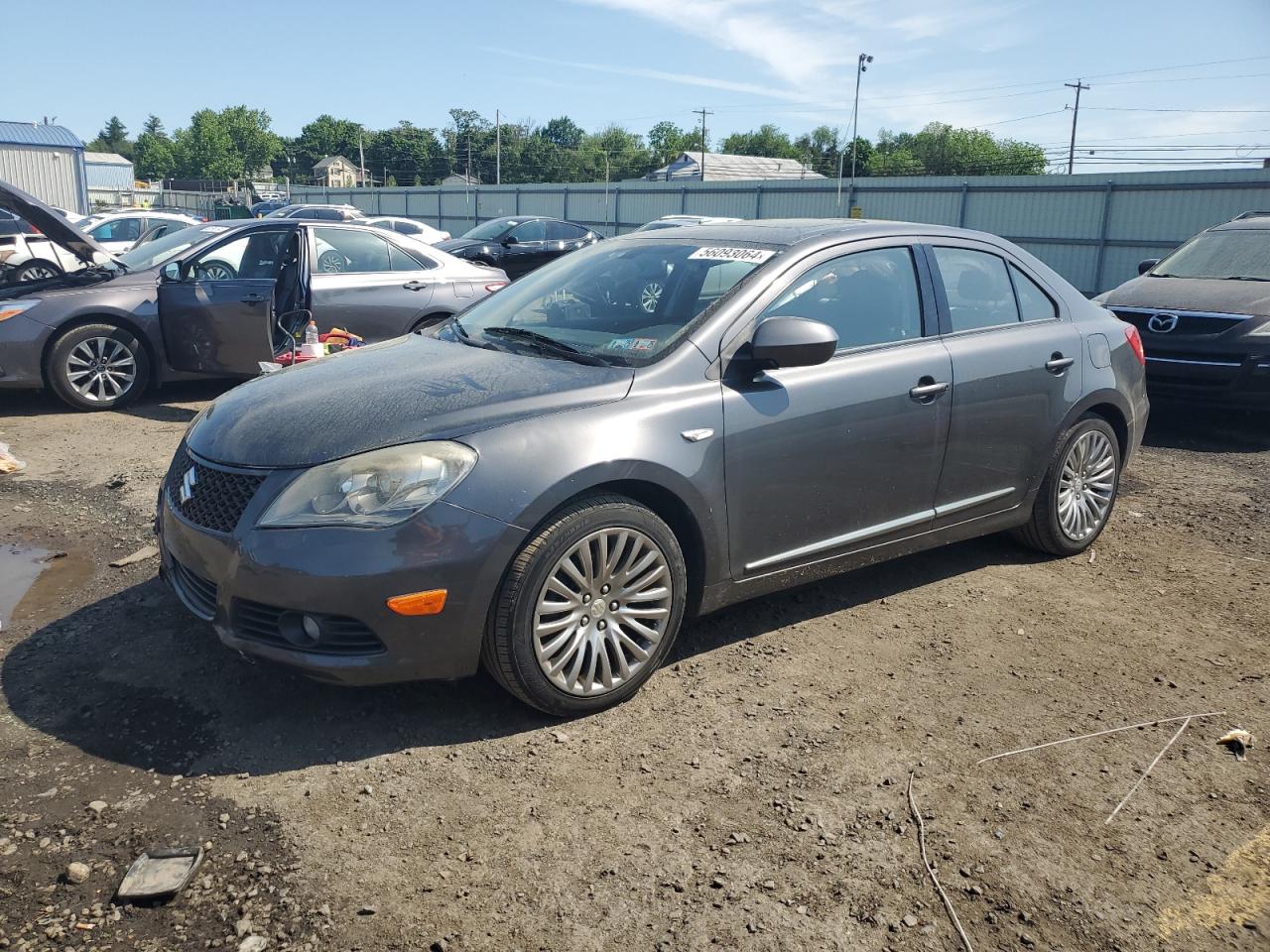 SUZUKI KIZASHI SL 2010