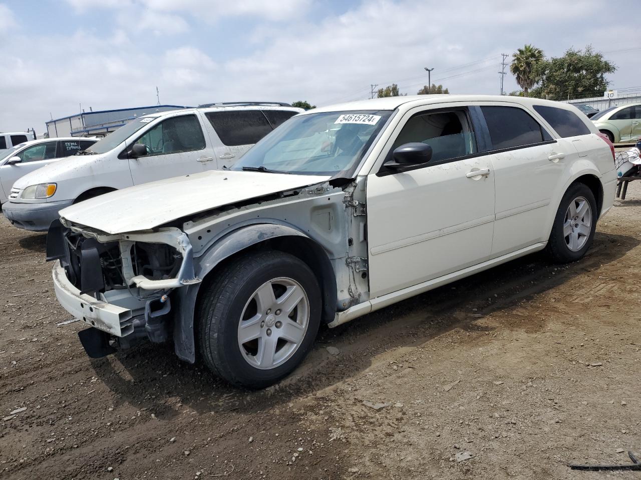 DODGE MAGNUM SE 2005
