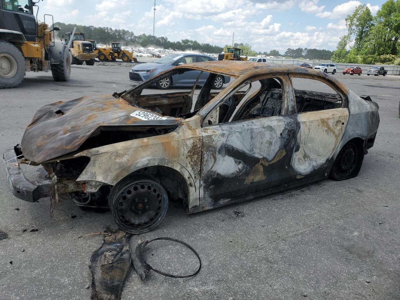 VOLKSWAGEN JETTA BASE 2013