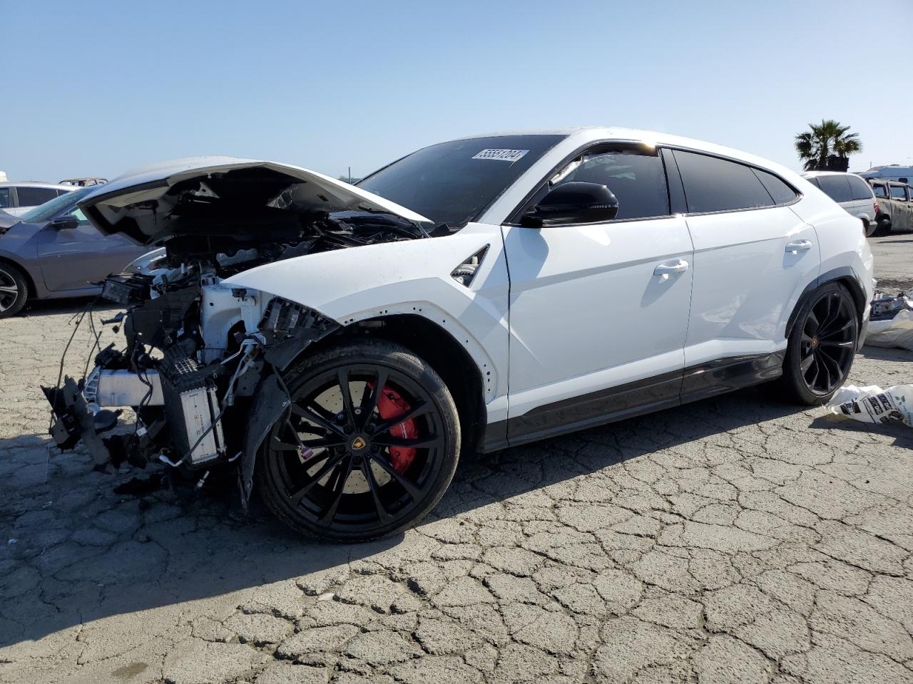 LAMBORGHINI URUS 2021