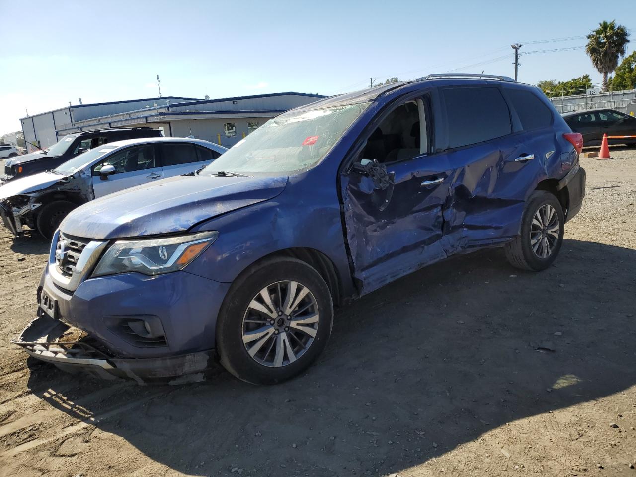 NISSAN PATHFINDER 2017