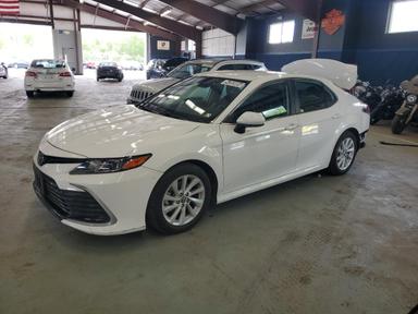 Toyota Camry Le 2021