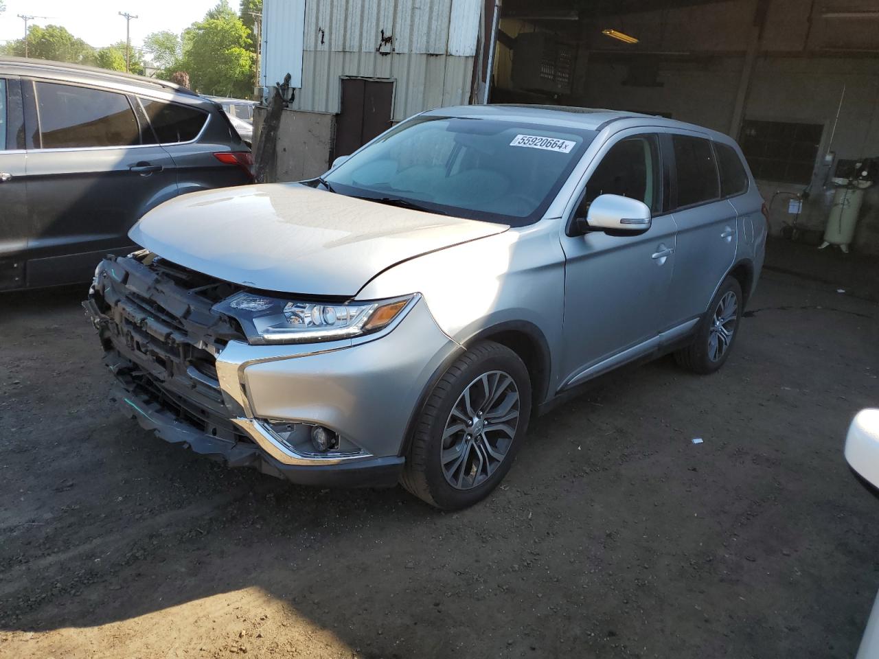 MITSUBISHI OUTLANDER 2018