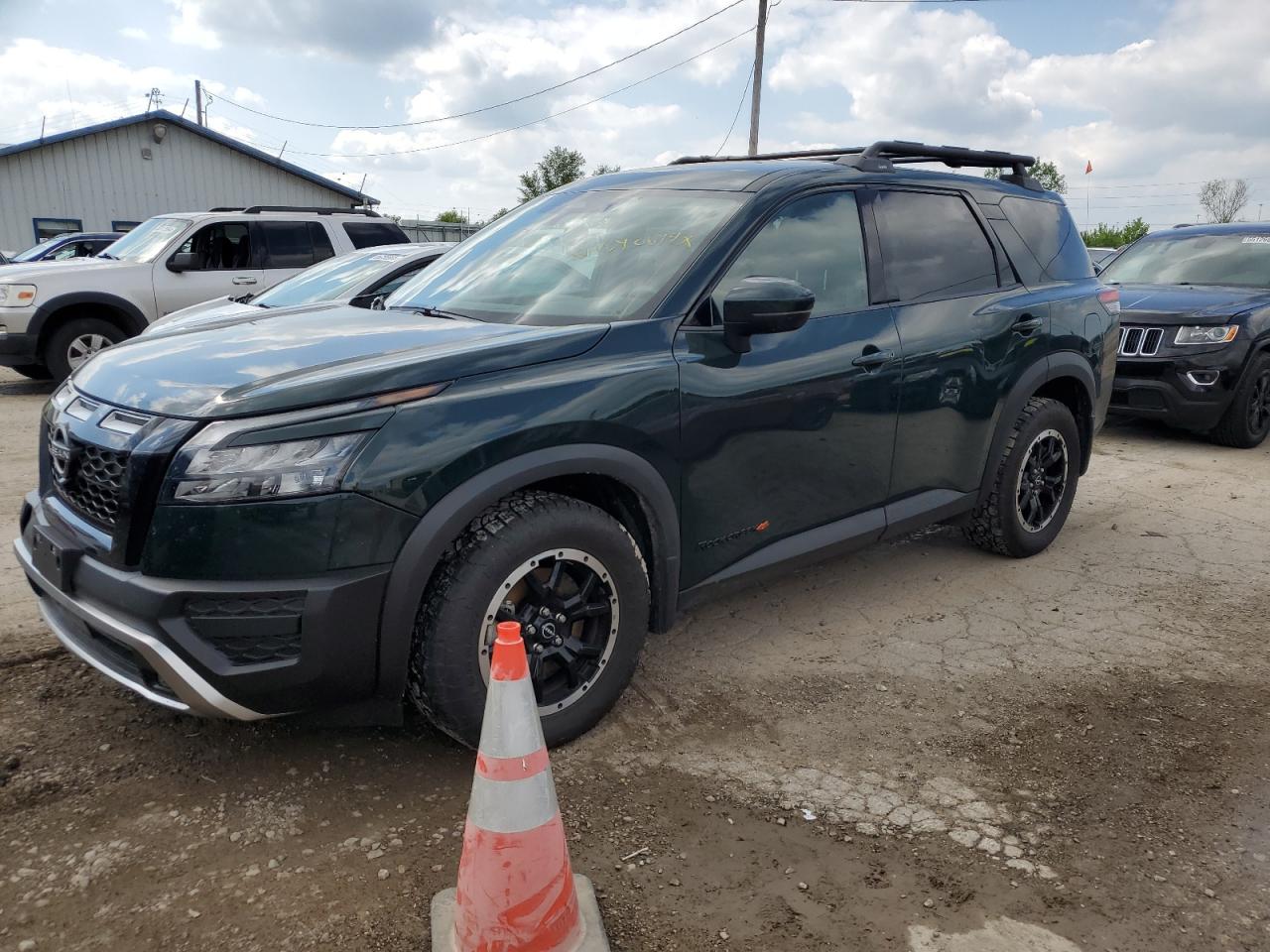 NISSAN PATHFINDER 2024