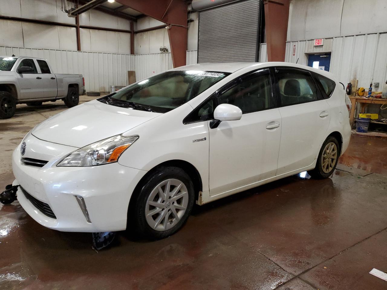 TOYOTA PRIUS V 2012