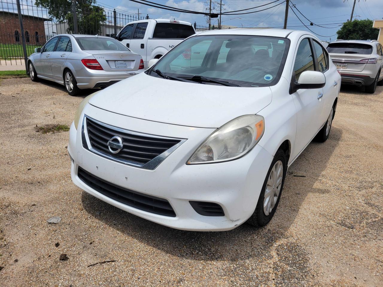 NISSAN VERSA 2013