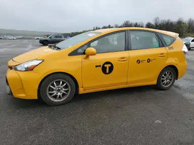 Toyota Prius V 2016