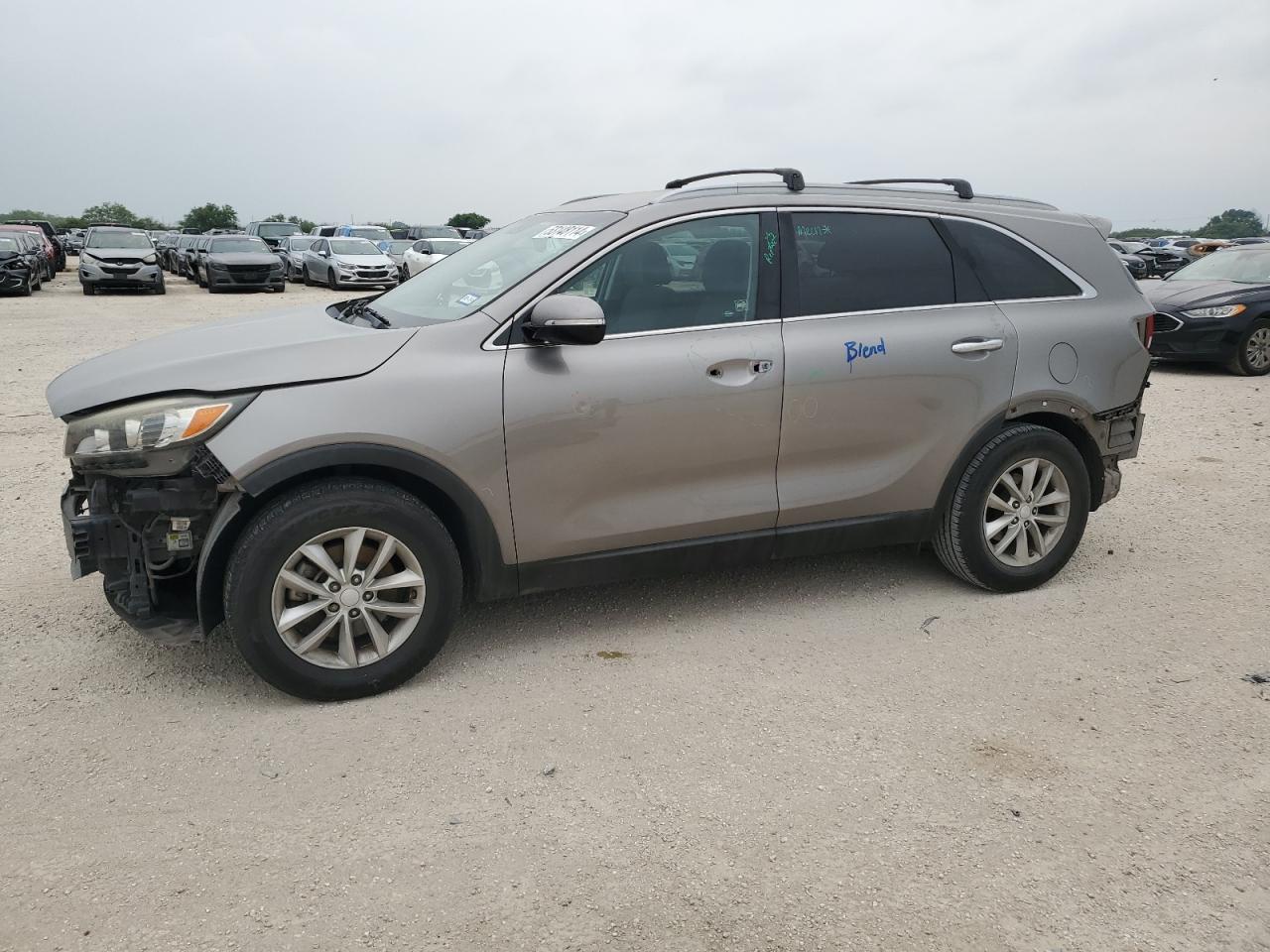 KIA SORENTO LX 2016