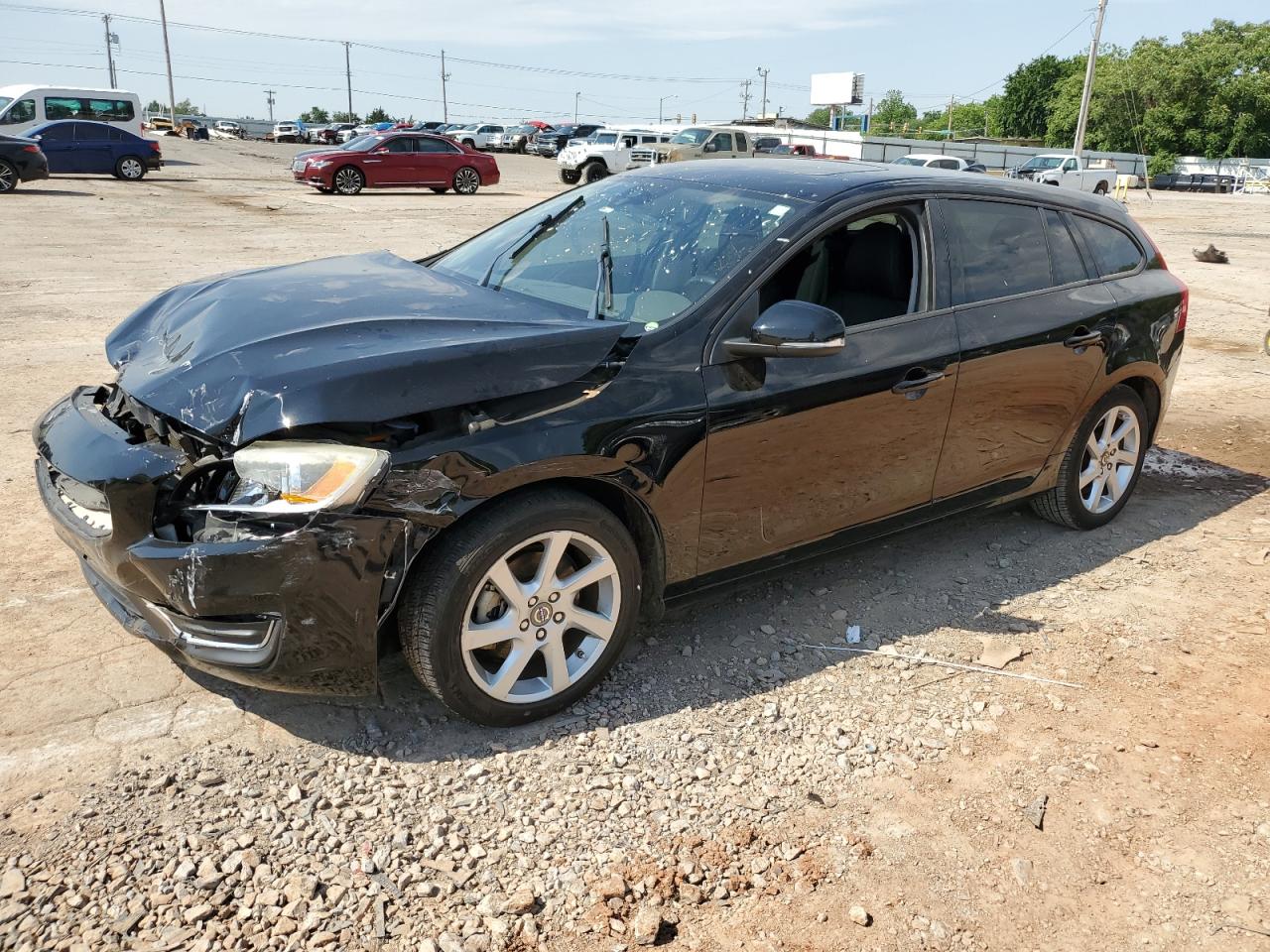 VOLVO V60 2015
