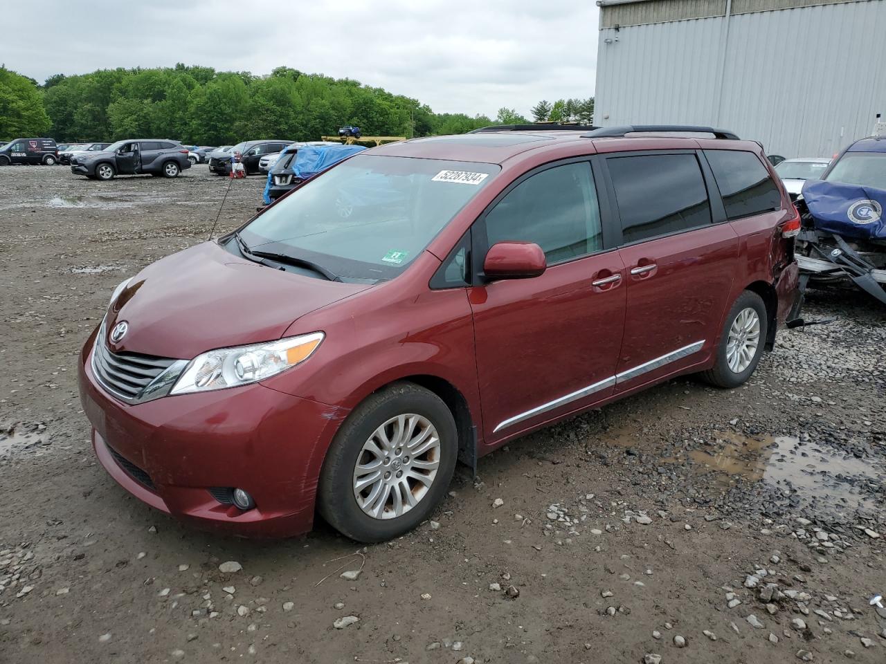 TOYOTA SIENNA XLE 2014
