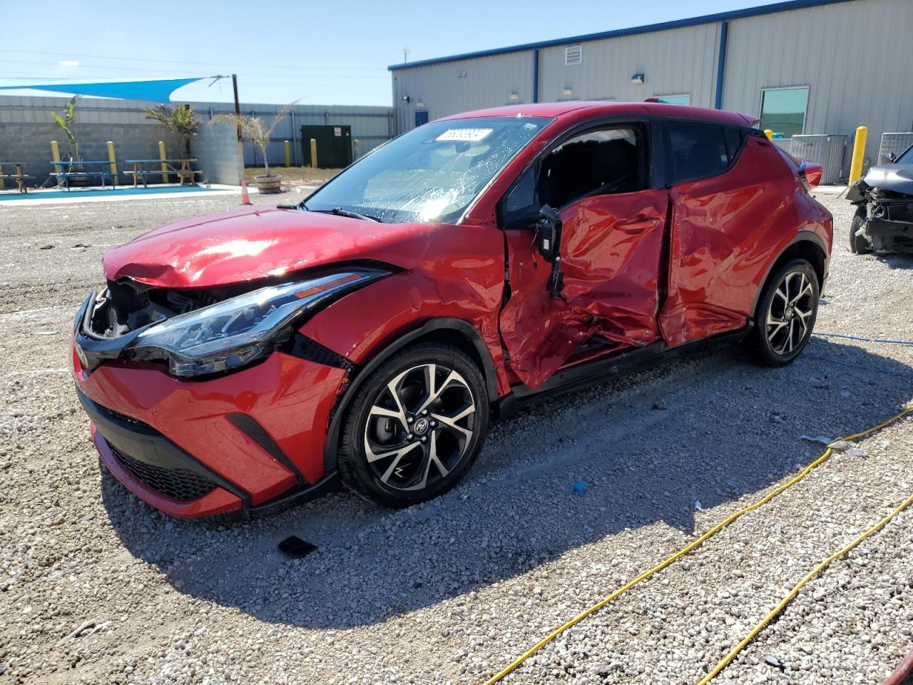 TOYOTA C-HR XLE 2021