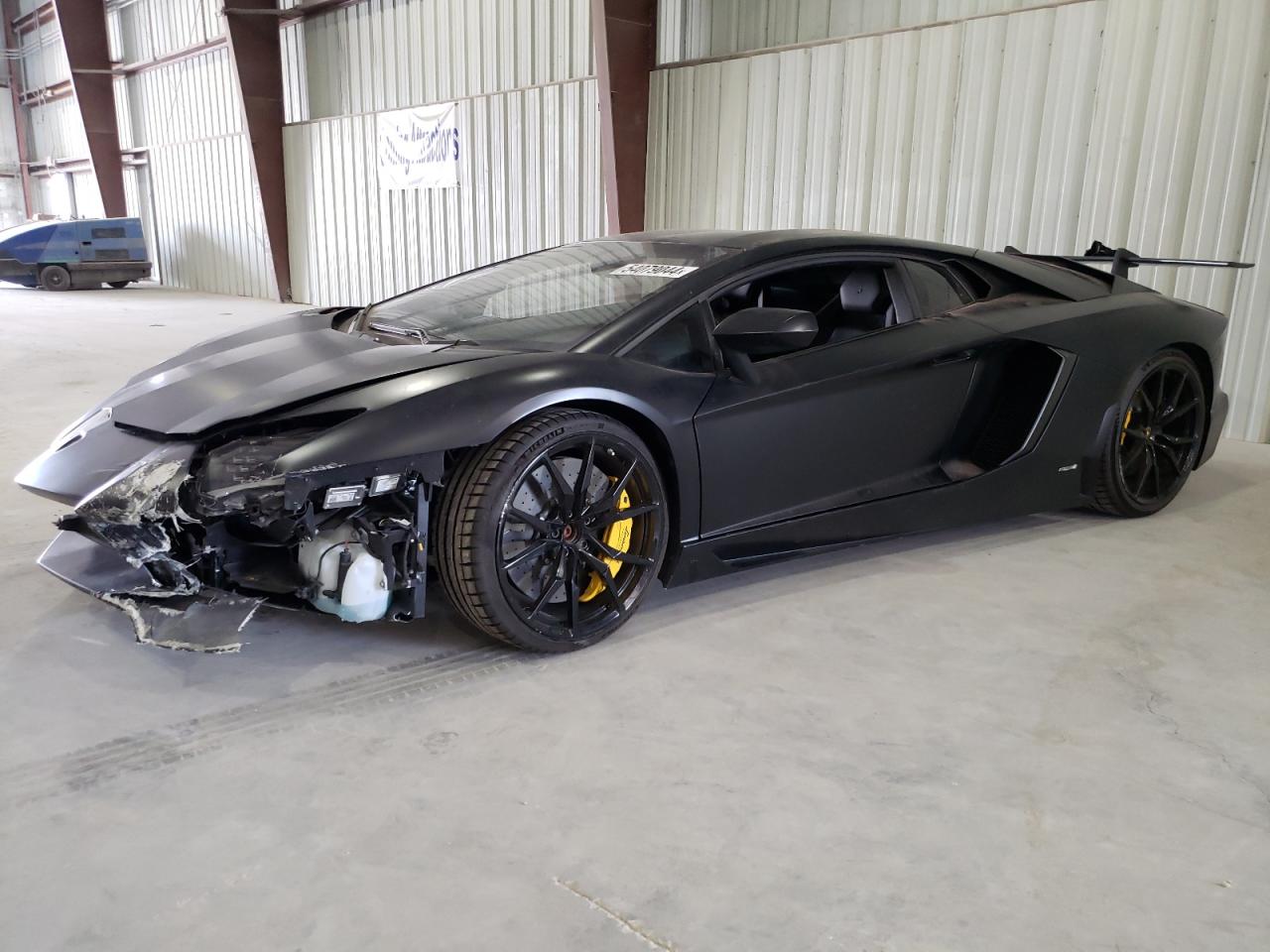 LAMBORGHINI AVENTADOR 2015