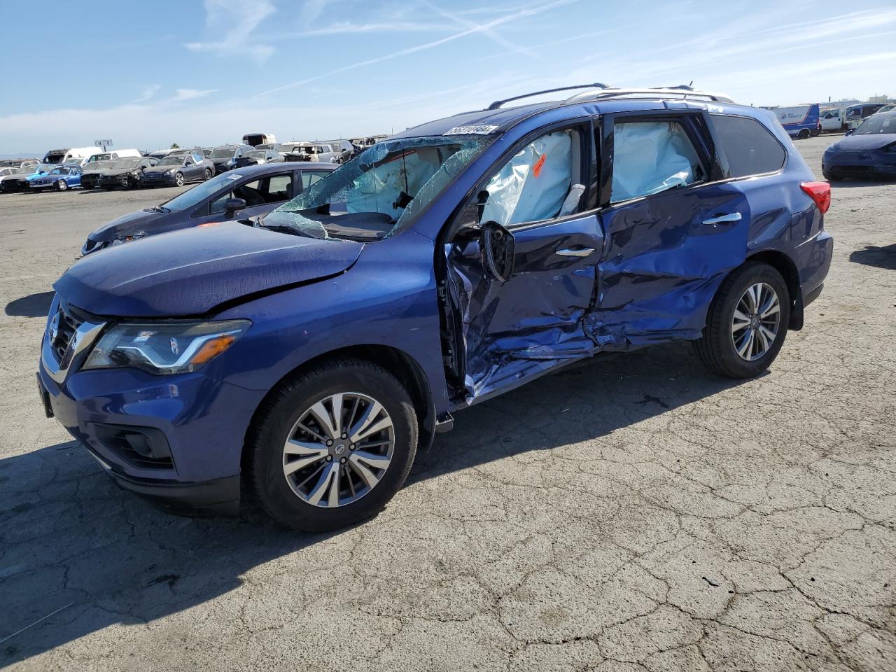 NISSAN PATHFINDER 2017