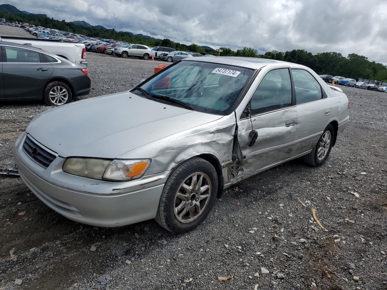 TOYOTA CAMRY LE 2001