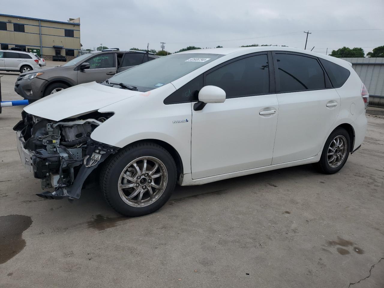 TOYOTA PRIUS V 2017