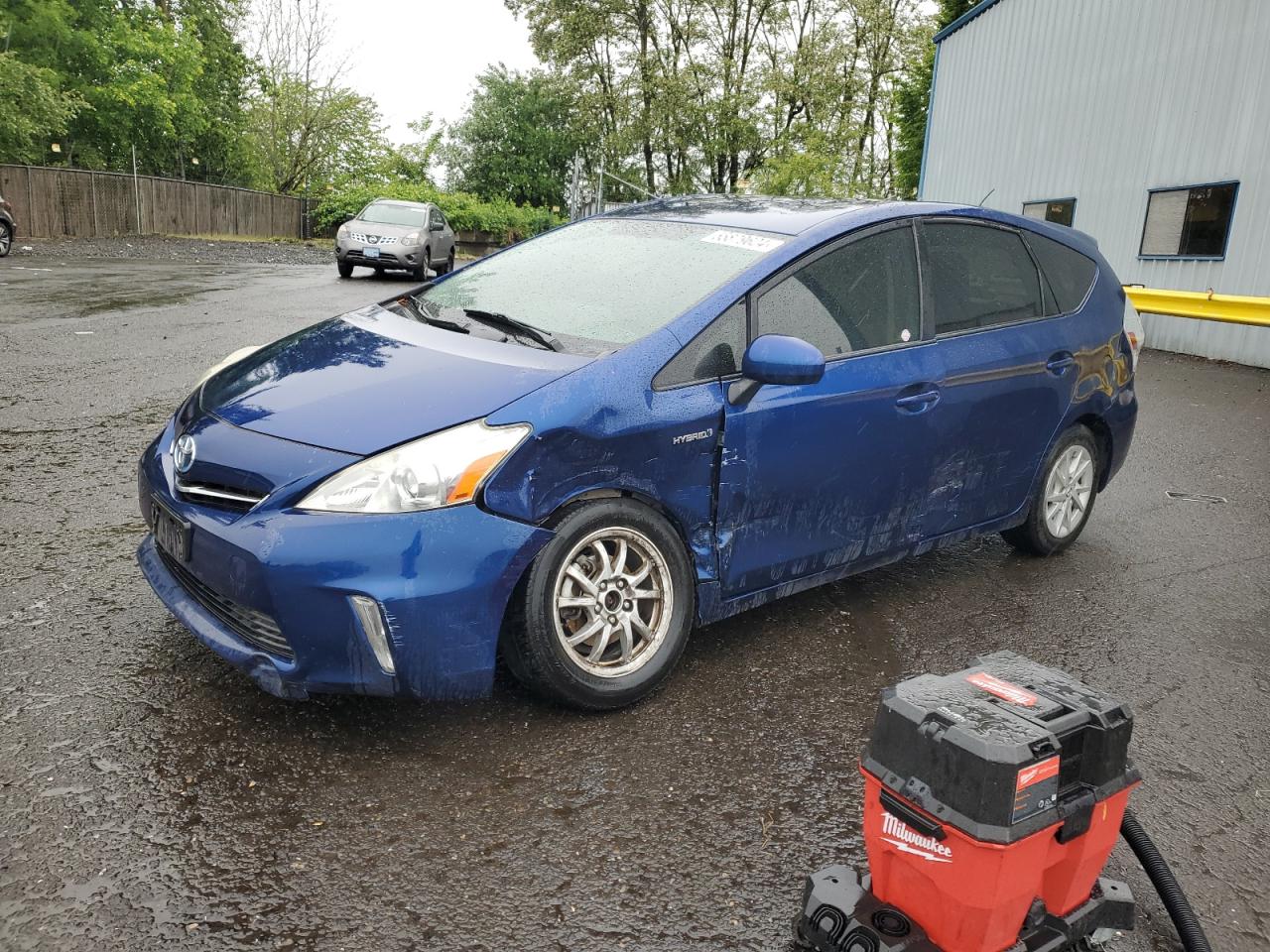 TOYOTA PRIUS V 2013