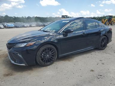 Toyota Camry 2021