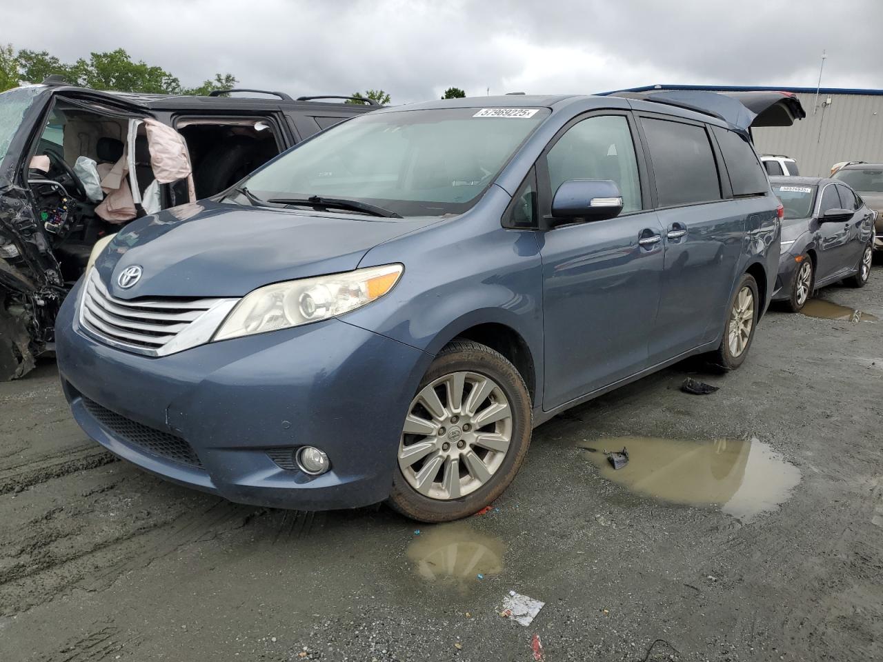 TOYOTA SIENNA XLE 2014