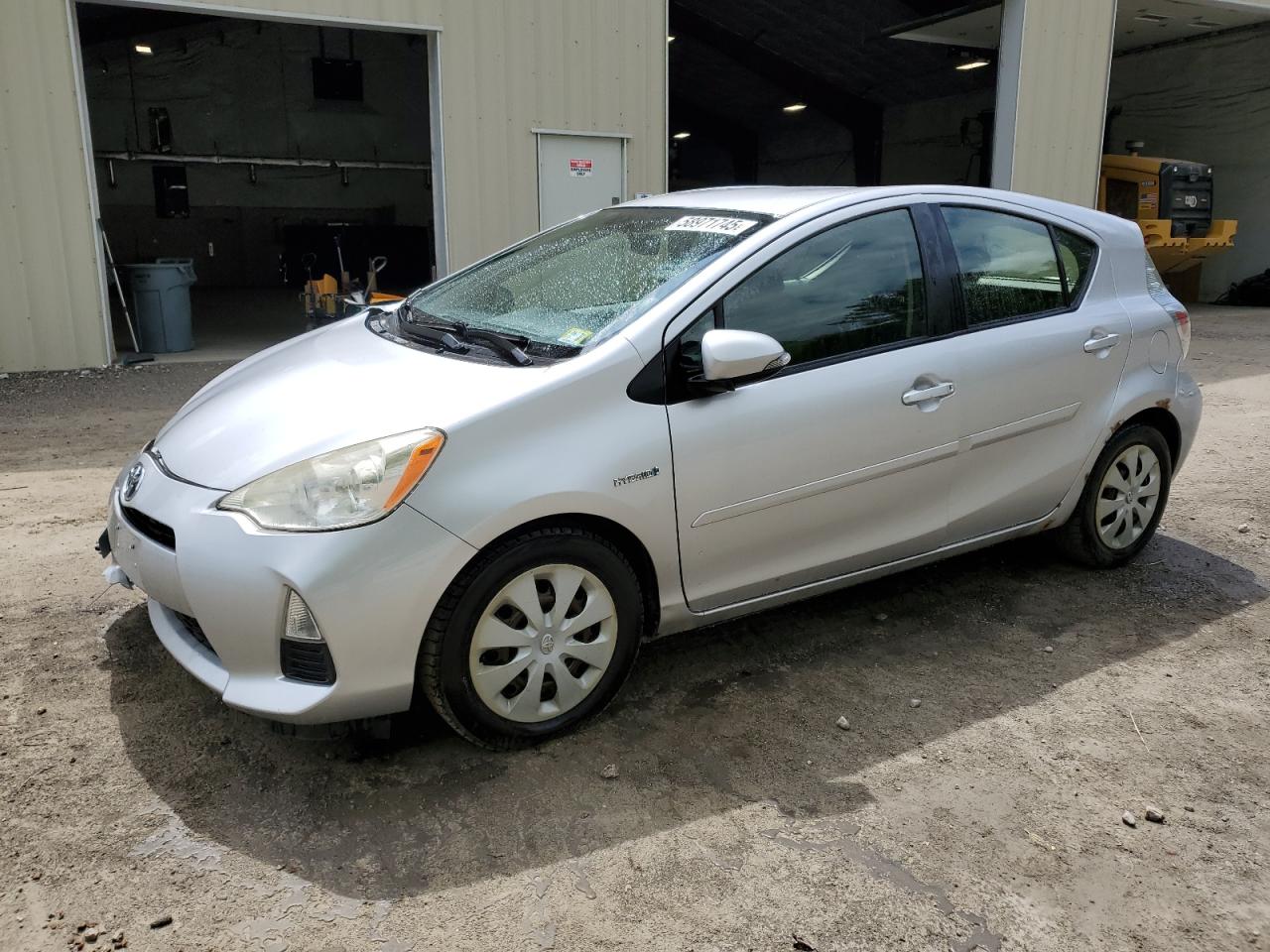TOYOTA PRIUS C 2013
