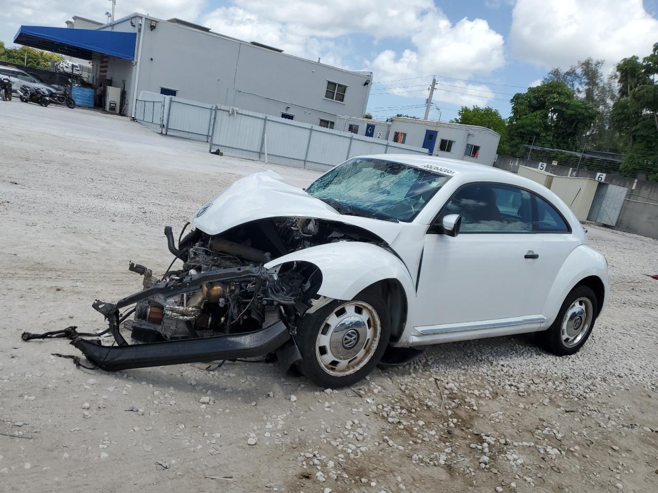 VOLKSWAGEN BEETLE 1.8 2016