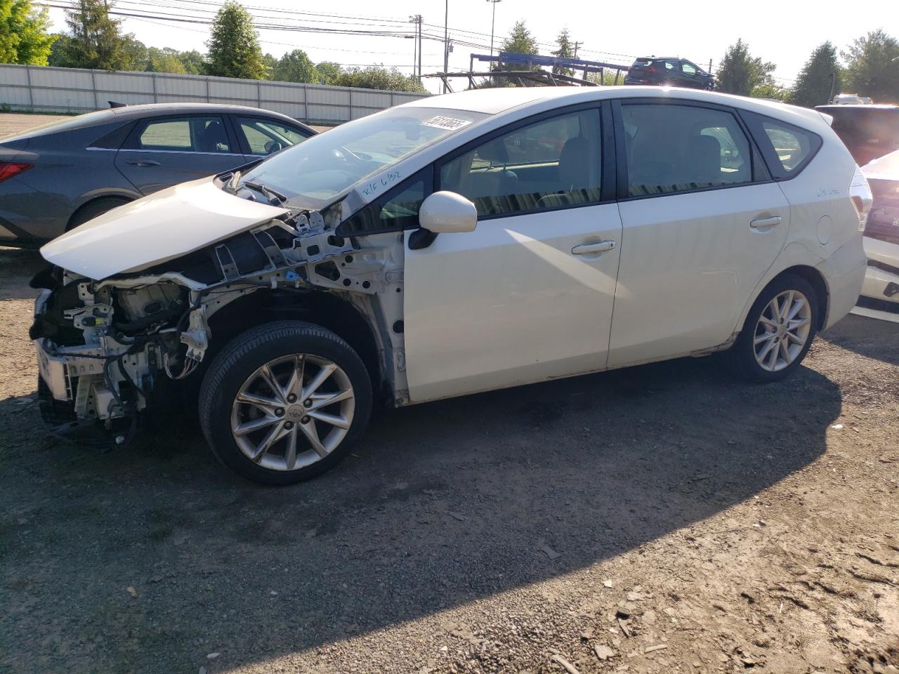 TOYOTA PRIUS V 2014