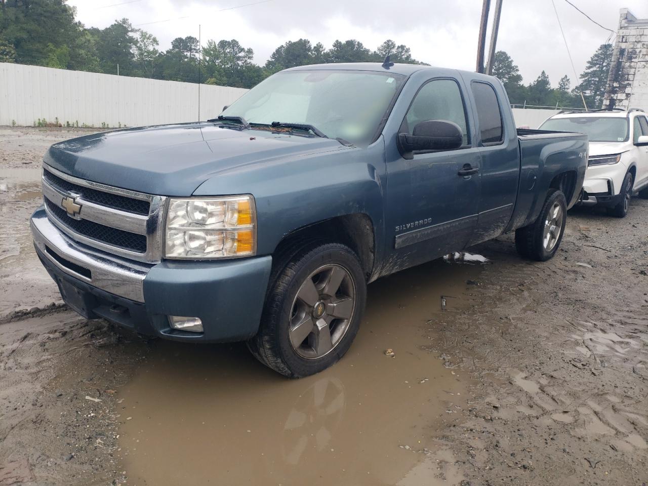 CHEVROLET SILVERADO 2011