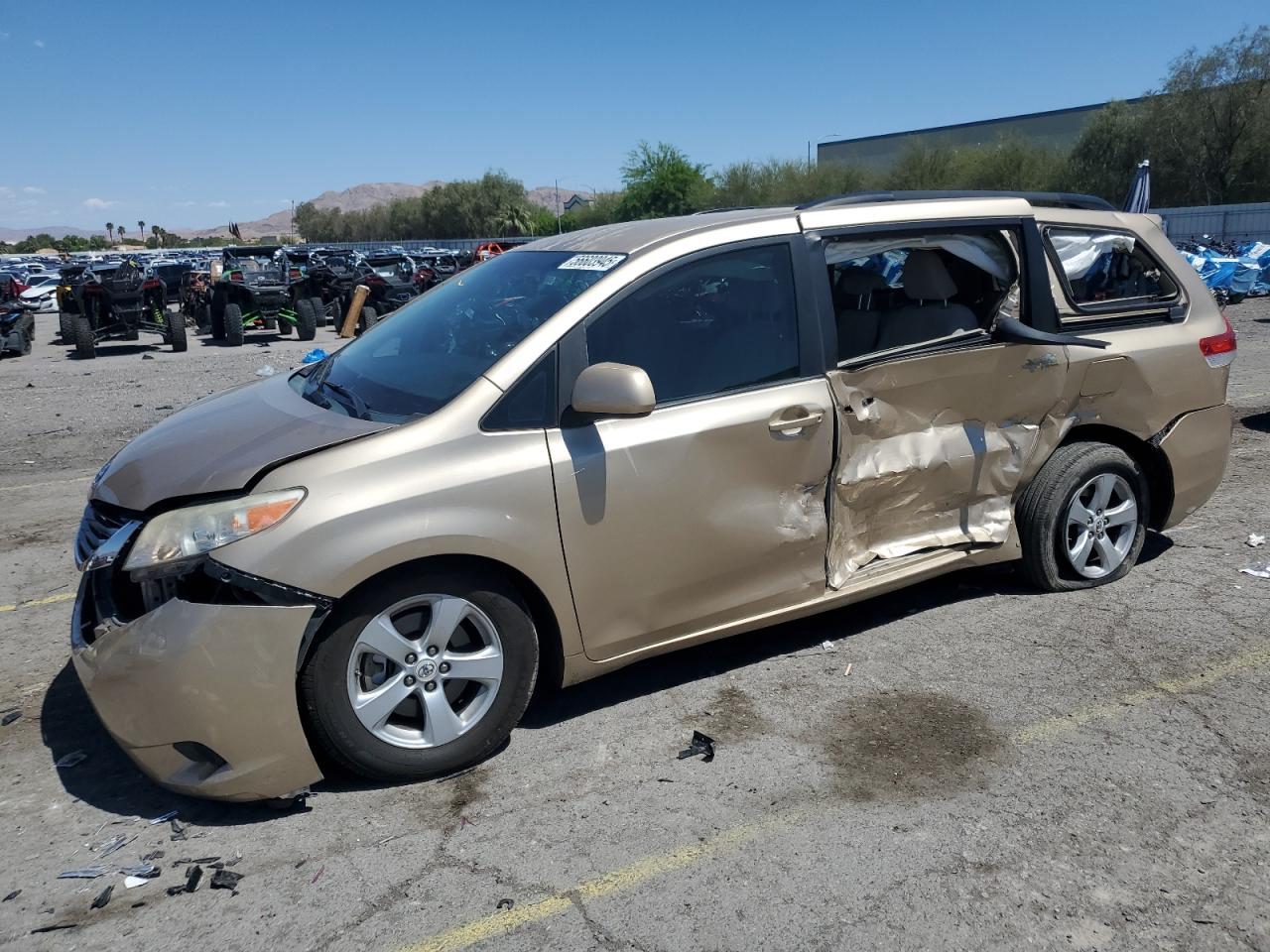 TOYOTA SIENNA LE 2012