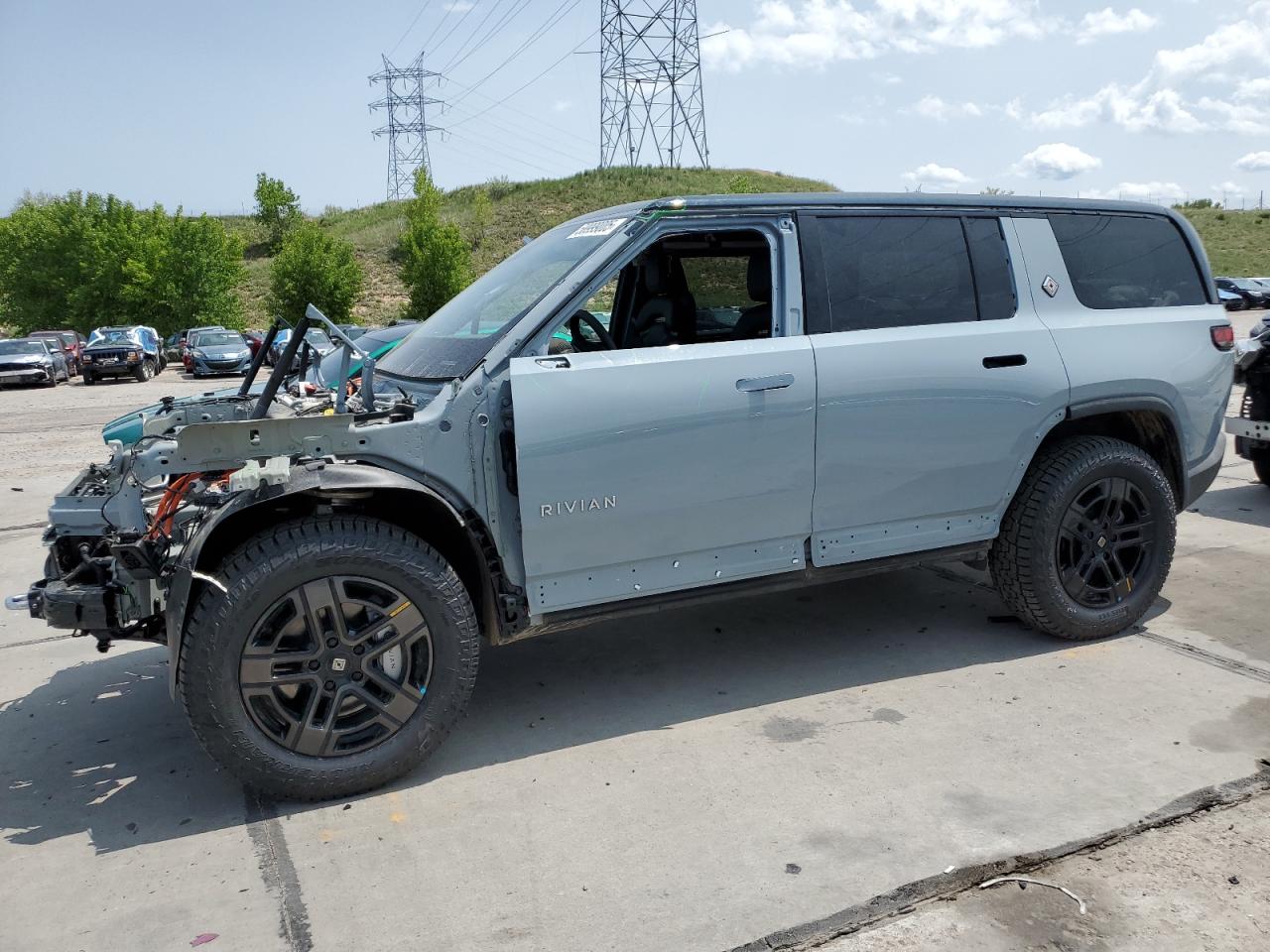 RIVIAN R1S ADVENT 2025