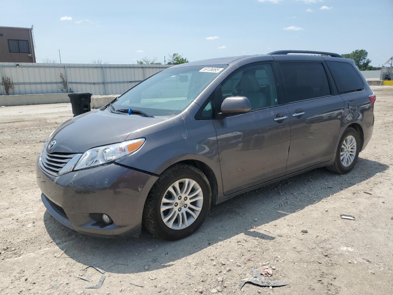 TOYOTA SIENNA XLE 2015