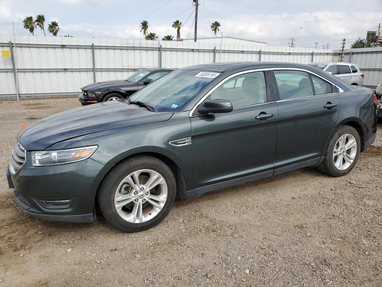FORD TAURUS SEL 2016